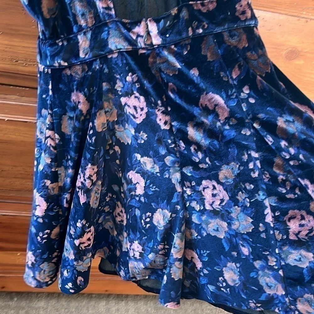 Free People Women’s Blue And Brown Velvety Dress Size Small NWOT - Picture 5 of 9